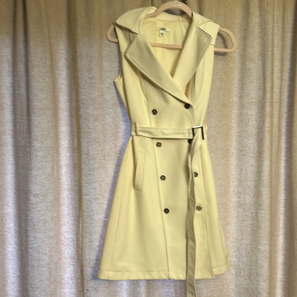 Women’s White Dress